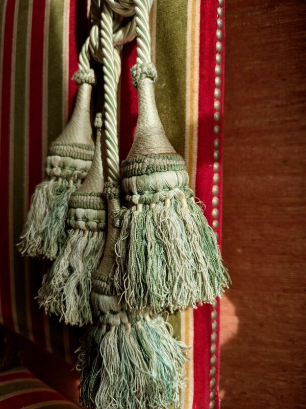 large Pair of Antique Chateau curtain tie backs with tassels - Image 2